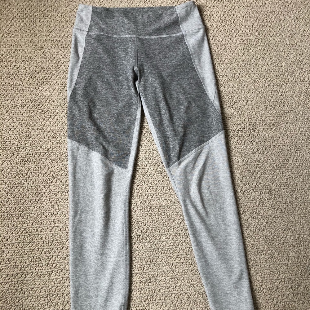 OUTDOOR VOICES 3/4 Two-Tone Leggings - Picture 4 of 6